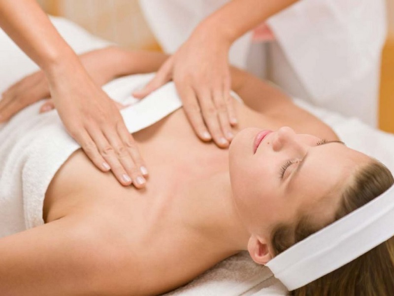 Hướng dẫn cách massage ngực tăng size, bí kíp chị em nên bỏ túi2