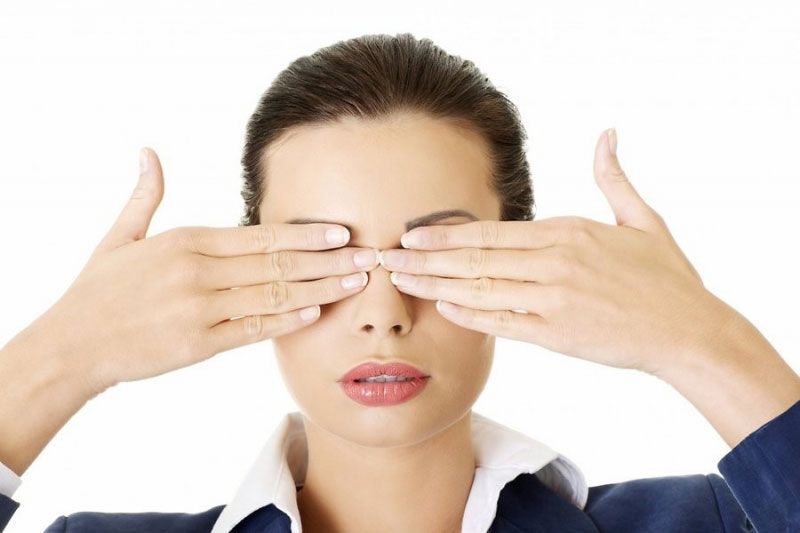 Cách mát xa mắt giảm cận thị tại nhà dành cho người hay mỏi mắt6